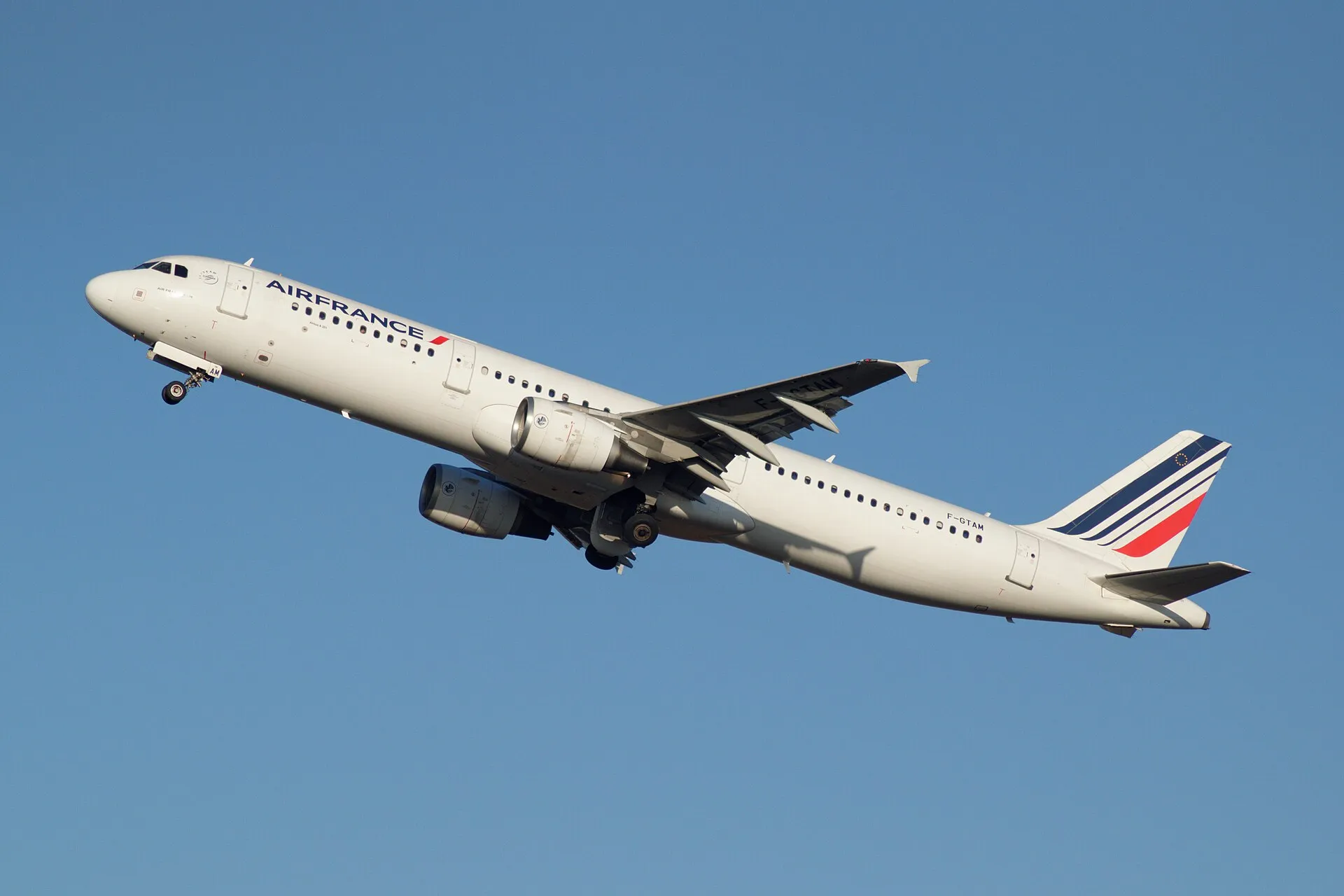 Плата за неявку в размере $583: Air France взимает с пассажира плату, несмотря на доказательства того, что он был в самолете