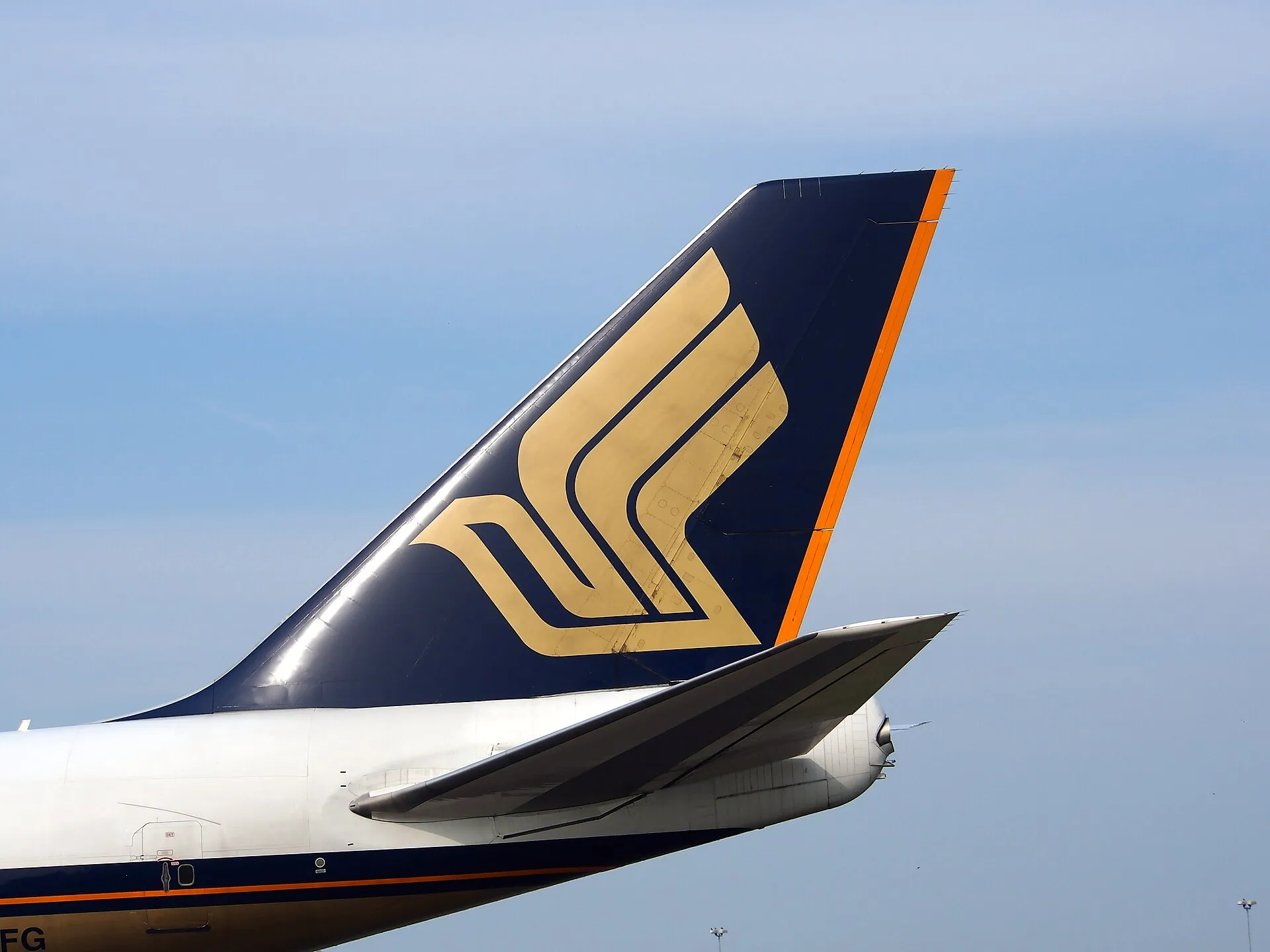 Инженер уволен из-за 17-минутной задержки после перезагрузки самолета Singapore Airlines и получил награду в размере 28 000 долларов