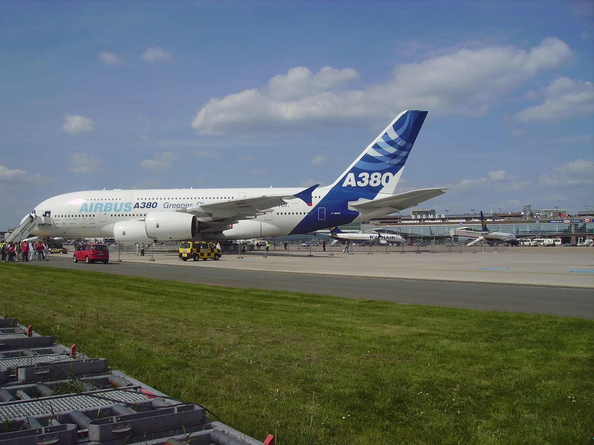 Иллюстрация к статье «Как отличить широкофюзеляжные самолёты Airbus»