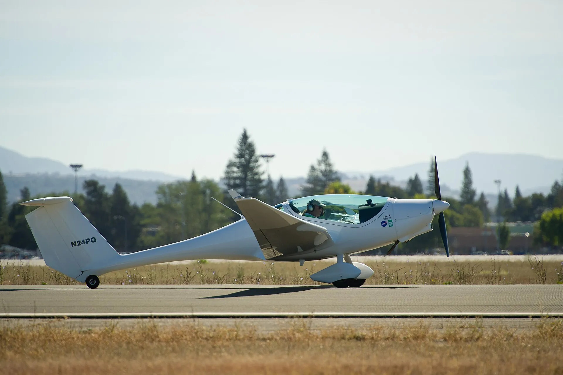 American 2482 and American 2482 in close proximity near Phoenix. — иллюстрация к статье