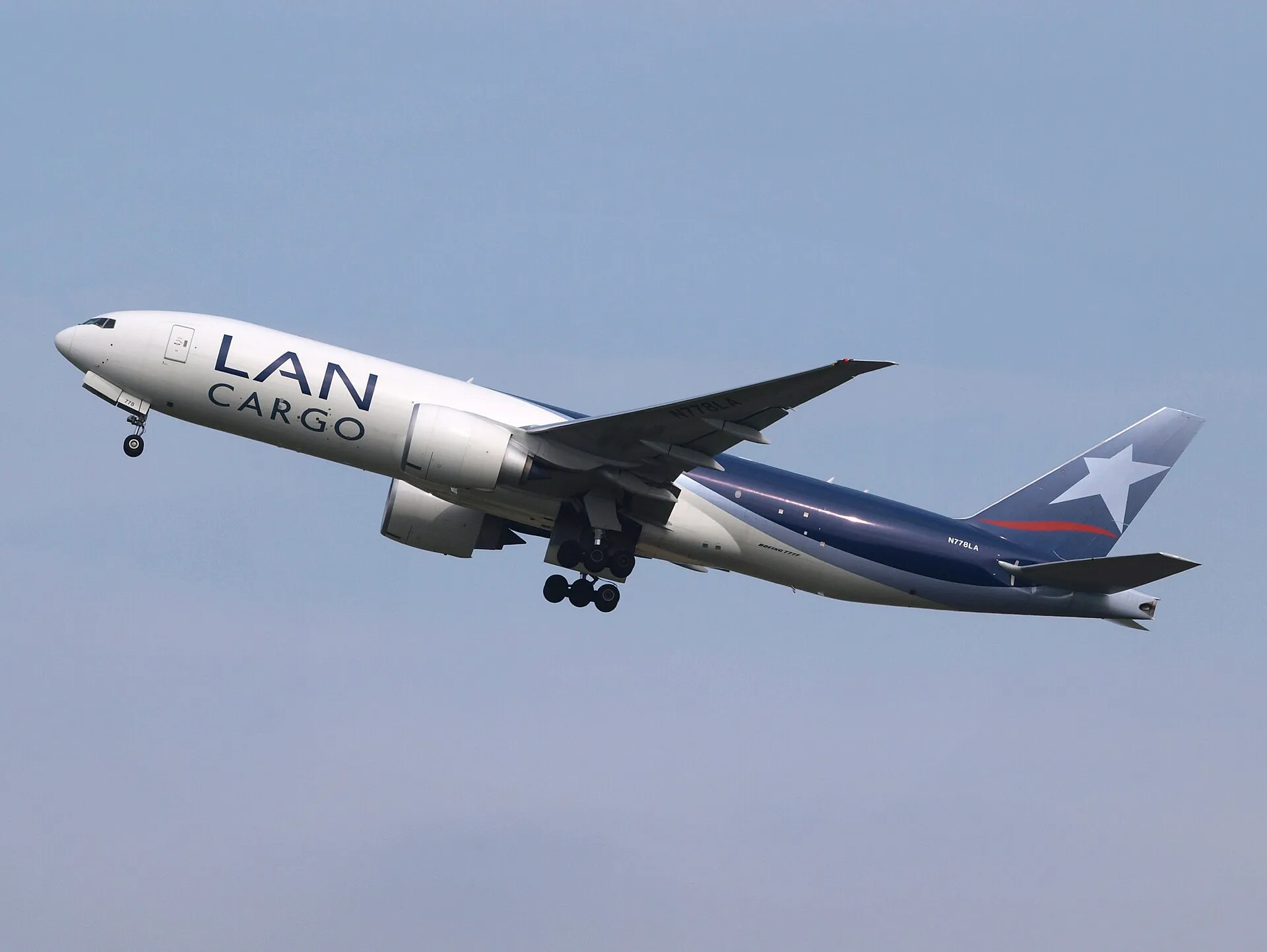 Иллюстрация к статье «FedEx представила ретроливрею Boeing 777»