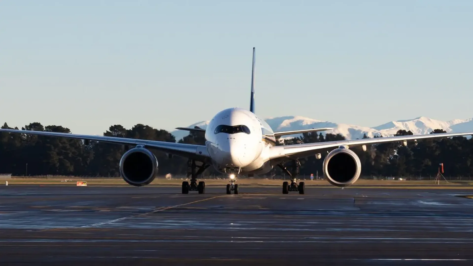 Иллюстрация к материалу «9 интересных фактов о кабине пилотов Airbus A350»