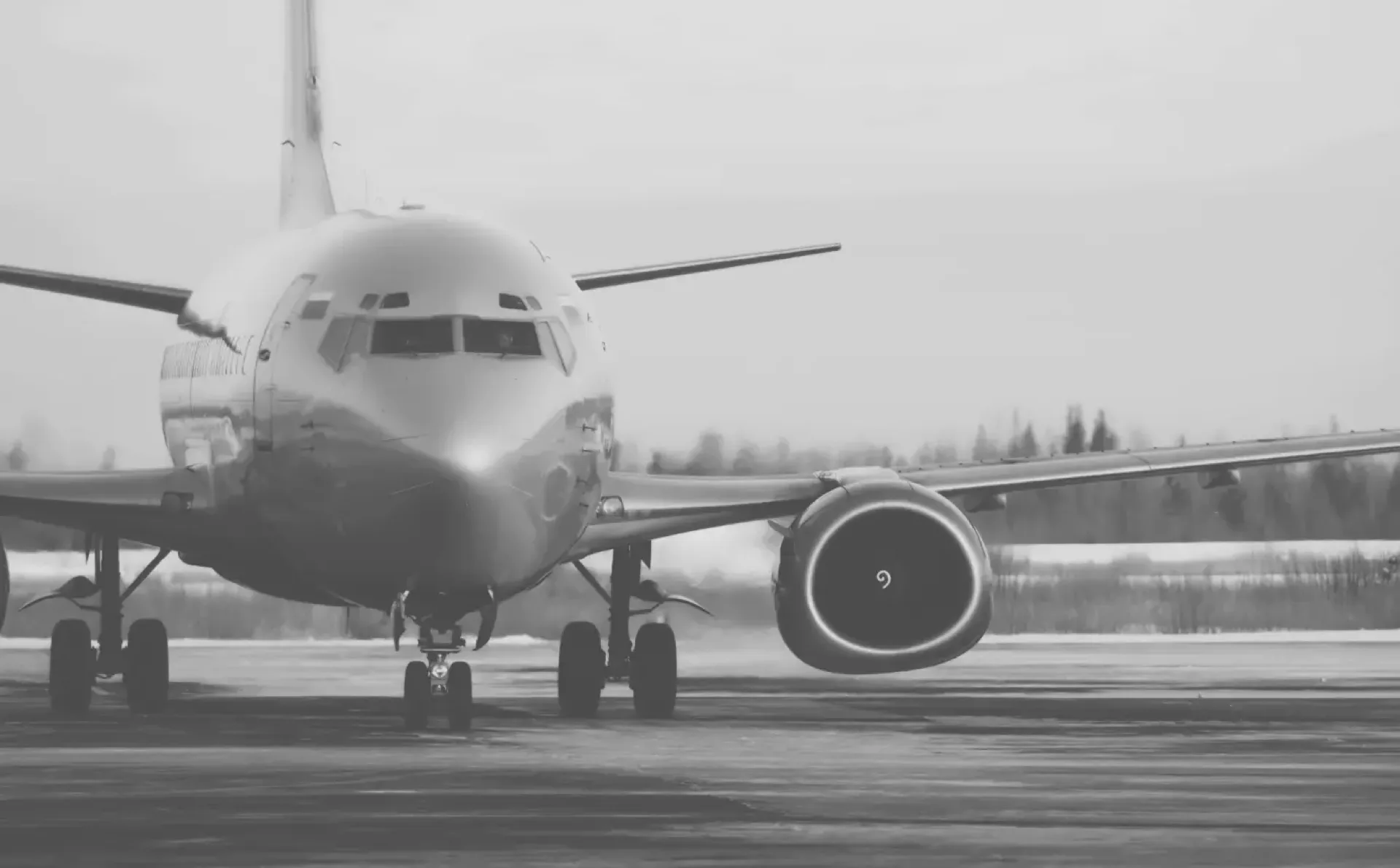 The flat engines of the Boeing 737